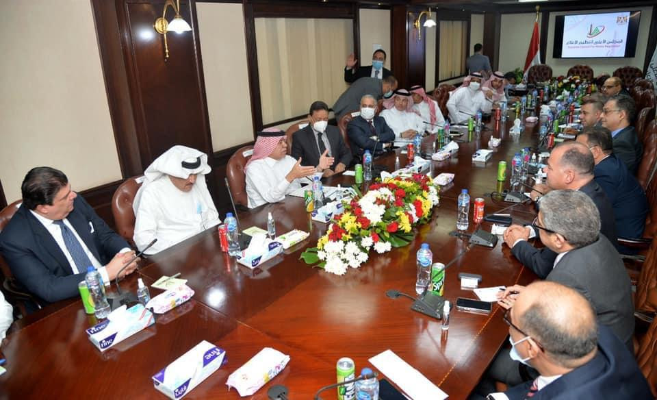 زيارة وزير الإعلام والتجارة السعودى