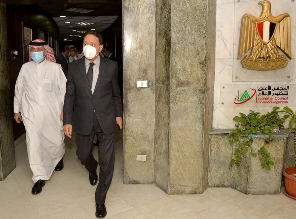 زيارة وزير الإعلام والتجارة السعودى
