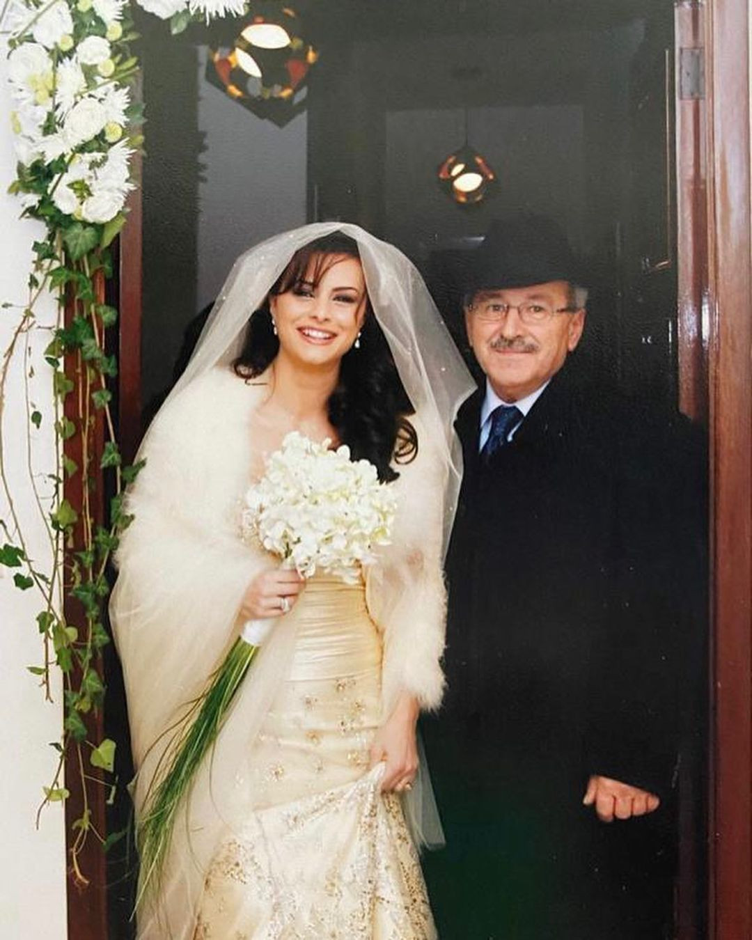 الفنانة نور