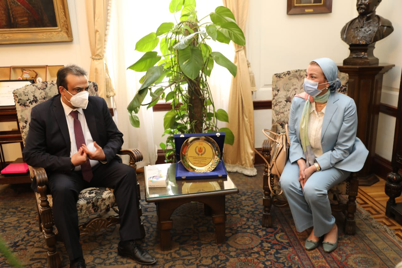 وزيرة البيئة