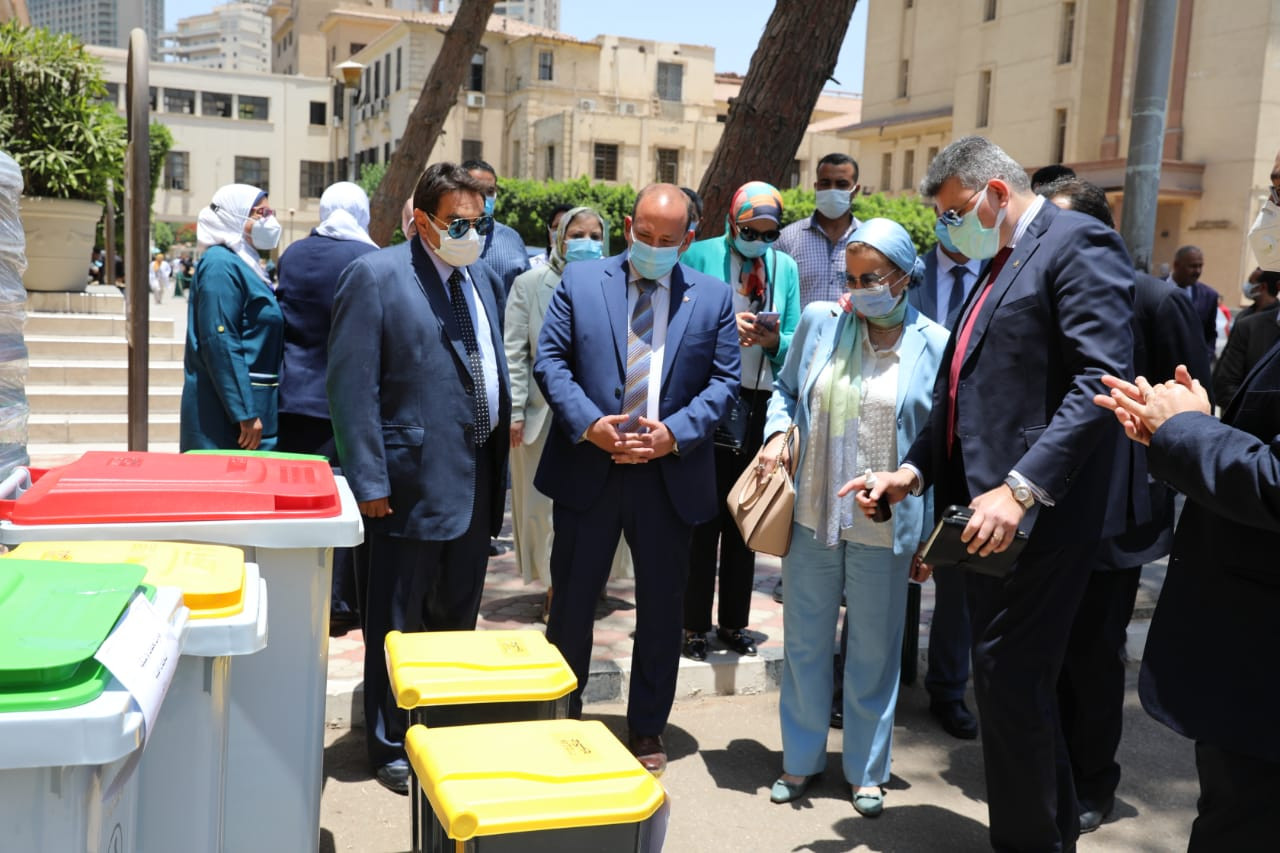 وزيرة البيئة