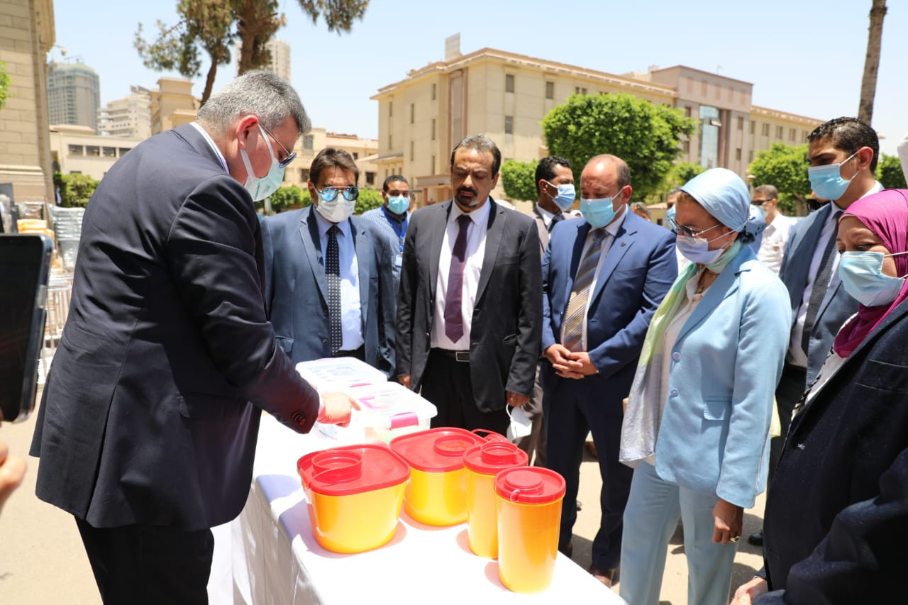 وزيرة البيئة