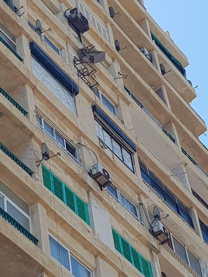 إزالة جهاز تكييف بكورنيش الإسكندرية