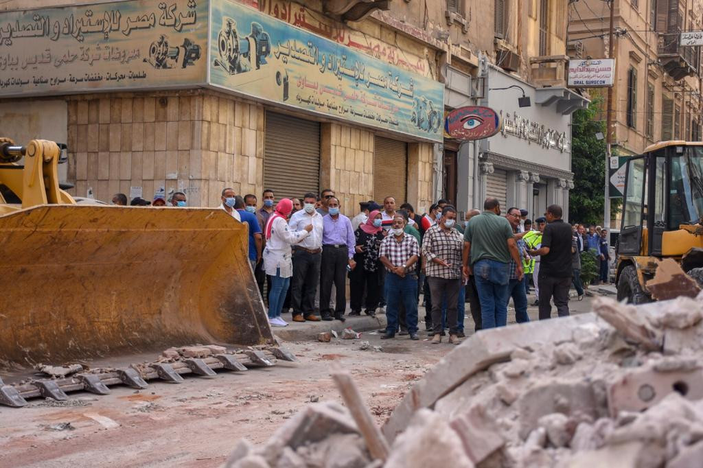 رفع أنقاض عقار الإسكندرية