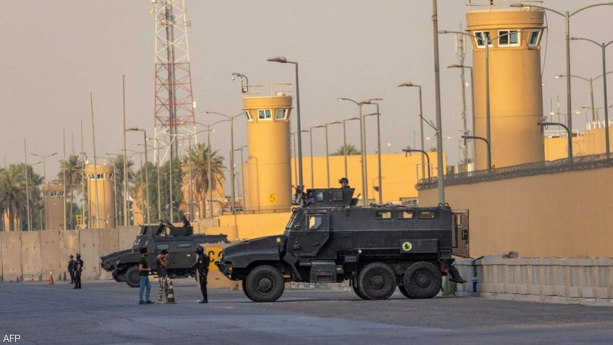 انفجار ضخم يهز محيط السفارة الأمريكية في بغداد ويُثير حالة من الذعر