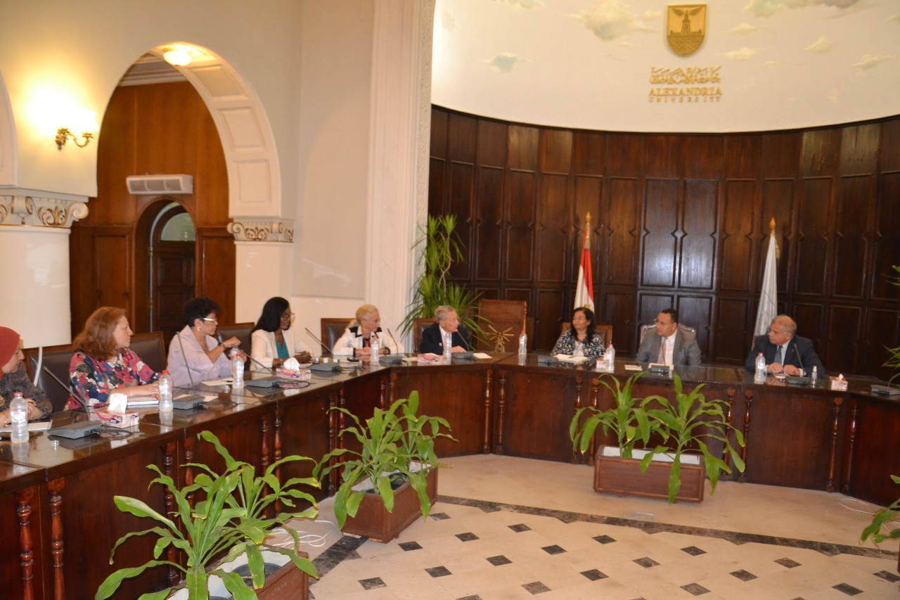 وفد أمريكى يزور جامعة الإسكندرية
