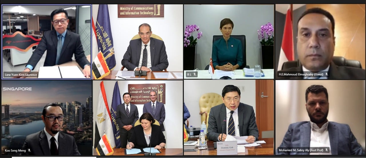 وزير الاتصالات