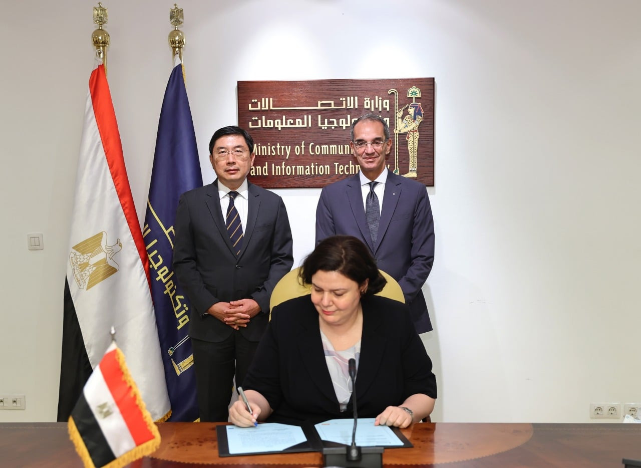 وزير الاتصالات