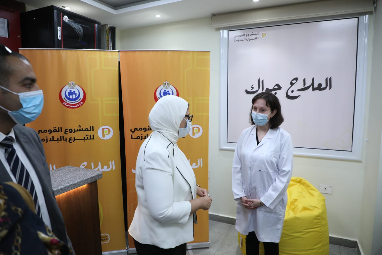 وزيرة الصحة تتفقد مركز تجميع البلازما بالعباسية