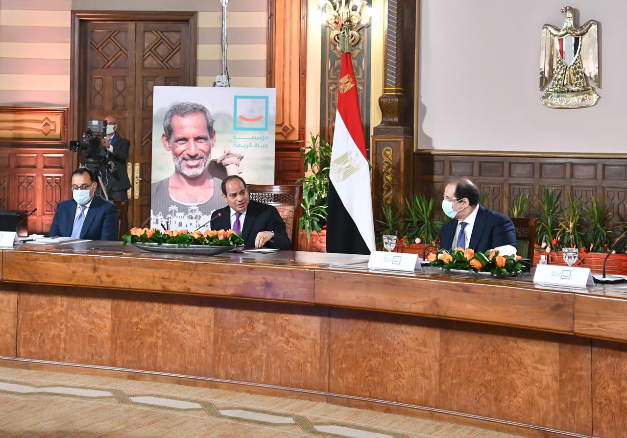 السيسى مع رجال الأعمال