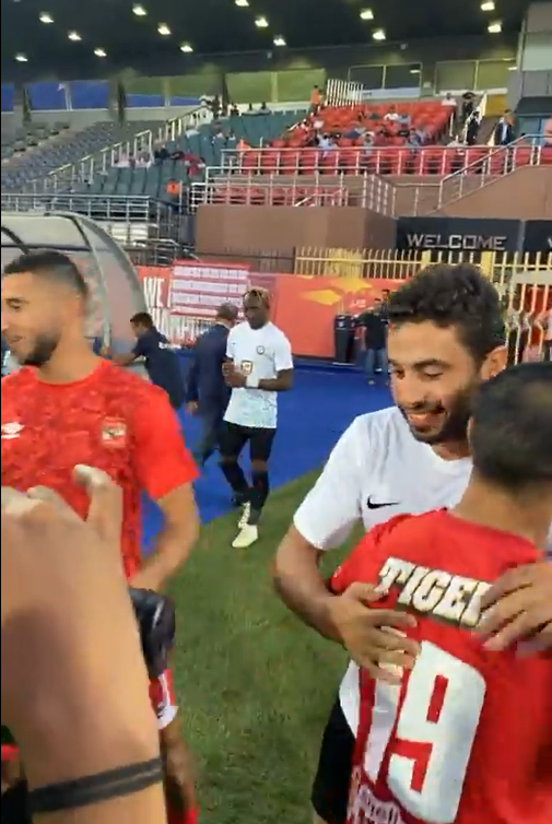 ممر شرفى للأهلى قبل انطلاق المباراة