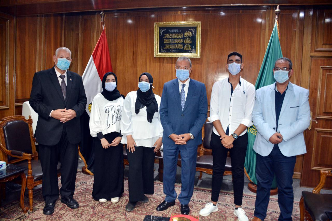 الهجان يستقبل أوائل الدبلومات الفنية