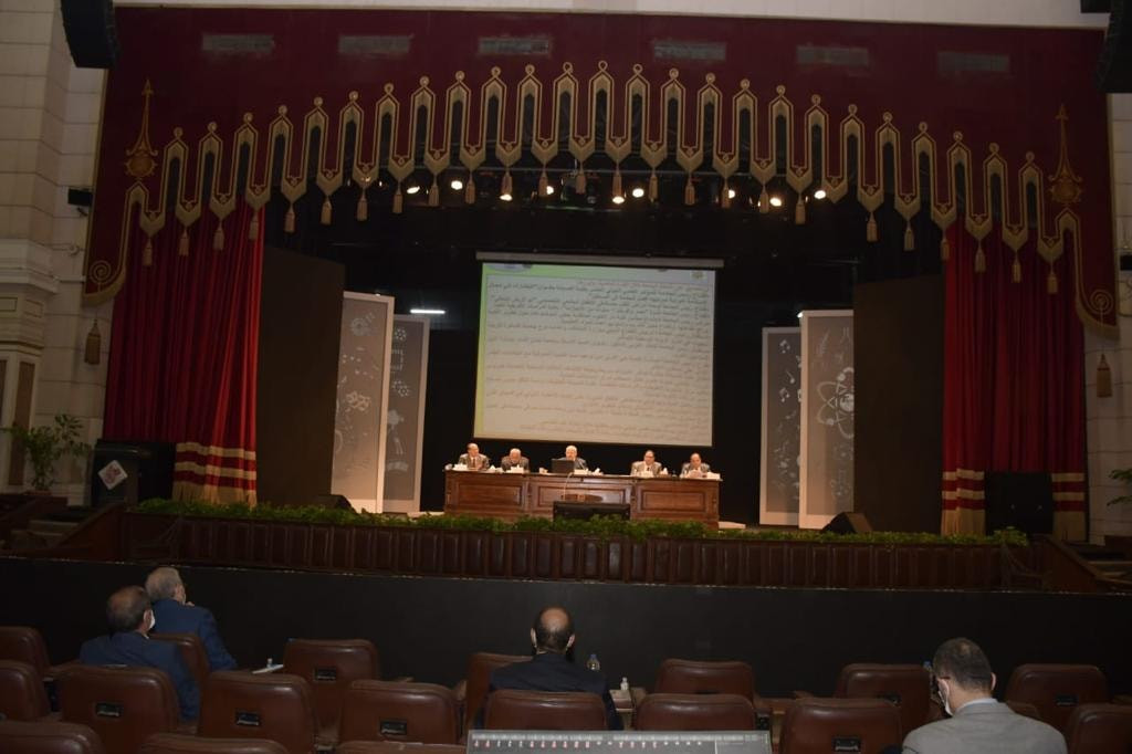مجلس جامعة القاهرة
