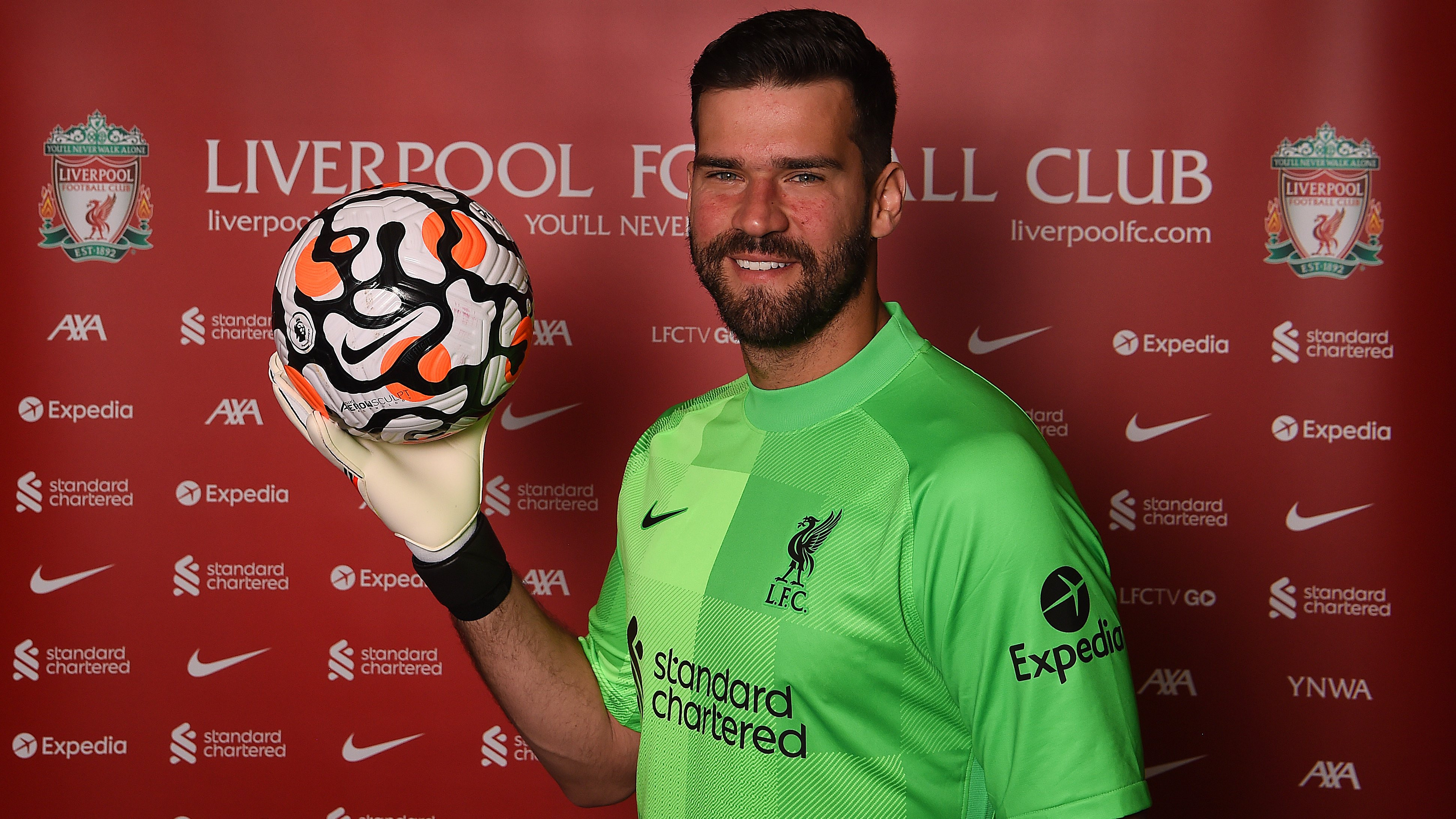 ليفربول يعقد مهمة يوفنتوس لضم أليسون رغم رغبة الحارس في الرحيل