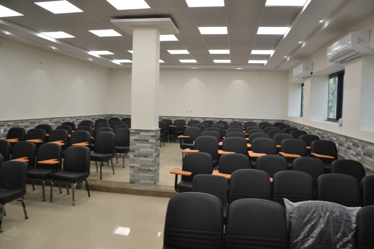 رئيس جامعة الإسكندرية