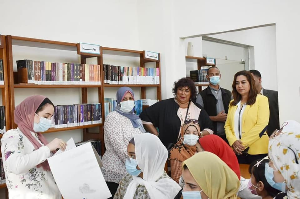 وزيرة الثقافة