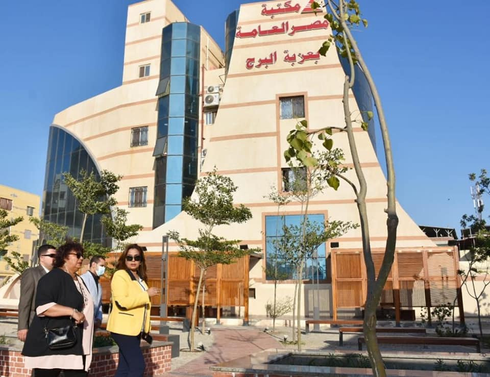 وزيرة الثقافة