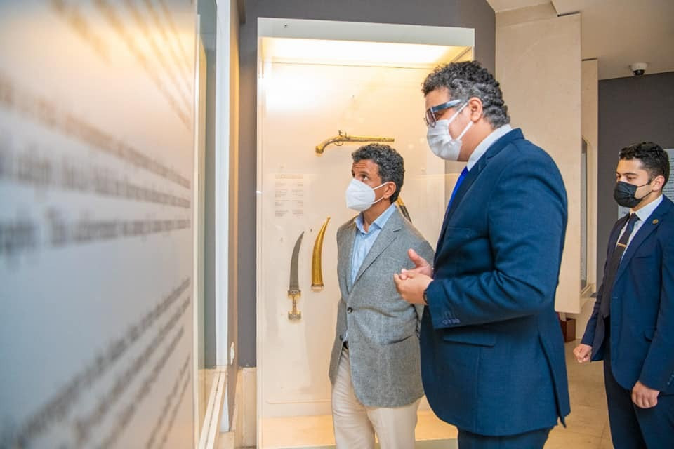 وزير السياحة السعودى يزور متحف الفن الإسلامى بباب الخلق