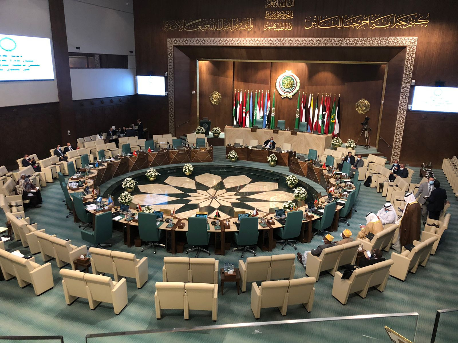 صور.. بدء تجهيزات اجتماع الدورة 156 لمجلس جامعة الدول العربية | مبتدا