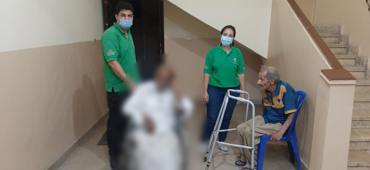 أطفال وكبار بلا مأوى ينقذ مسن بالإسكندرية