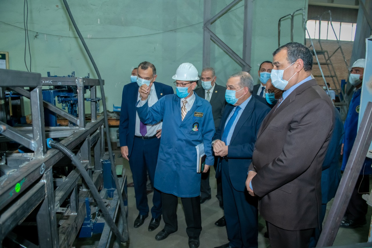 وزير الإنتاج الحربى