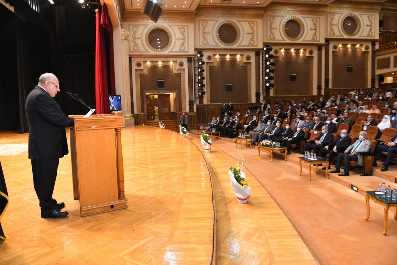 وزيرا الإنتاج الحربى والشباب والرياضة خلال حفل التخرج