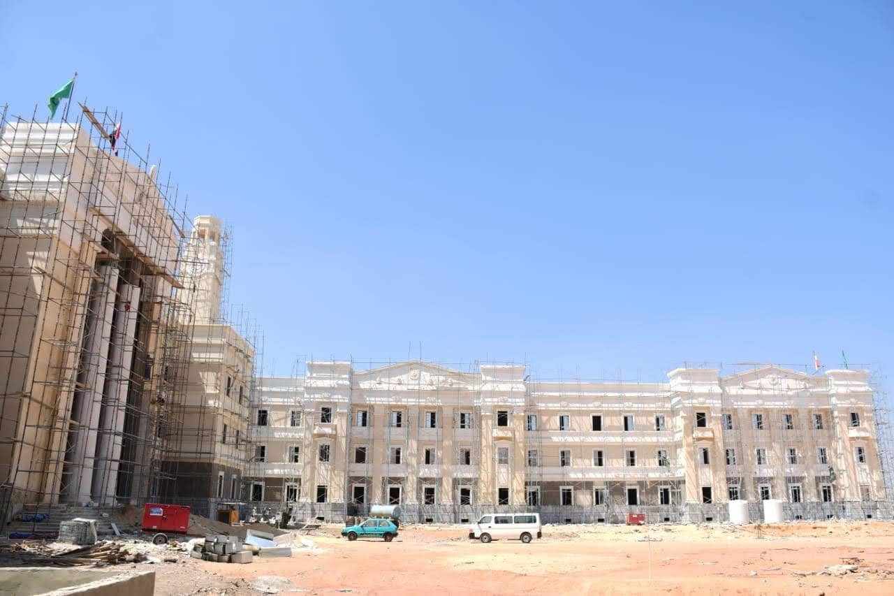 تنفيذ أعمال مشروع جامعة القاهرة الدولية