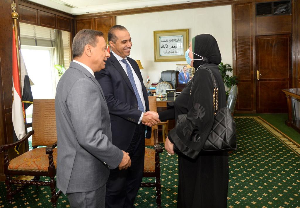 جلسة حوارية لوزيرة التجارة والصناعة