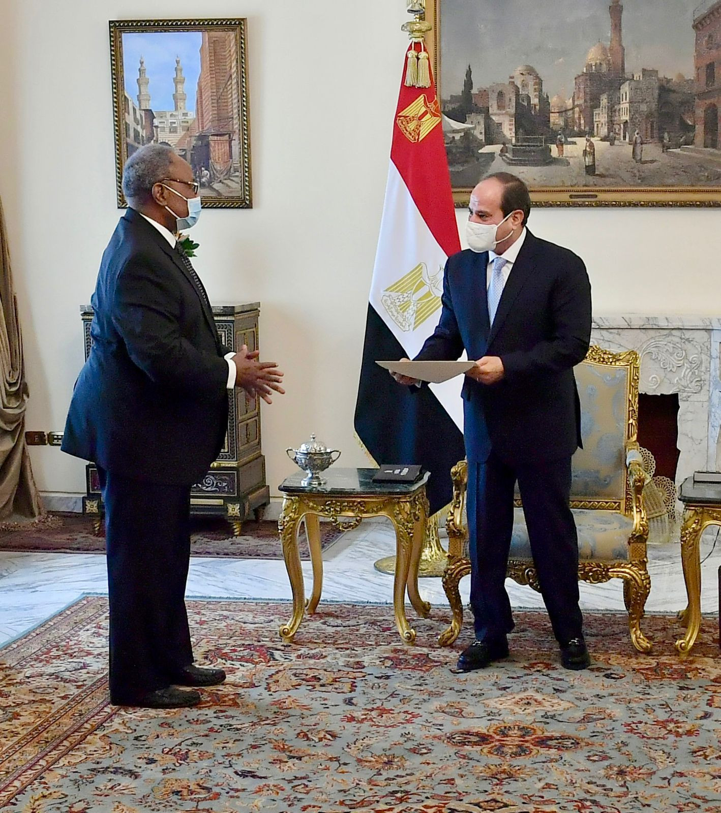 استقبل الرئيس عبد الفتاح السيسى، اليوم، السفير جان ليون نجاندو، المبعو