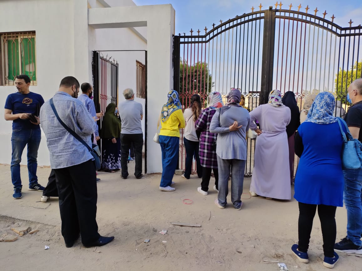 التلاميذ يتوافدون على المدارس