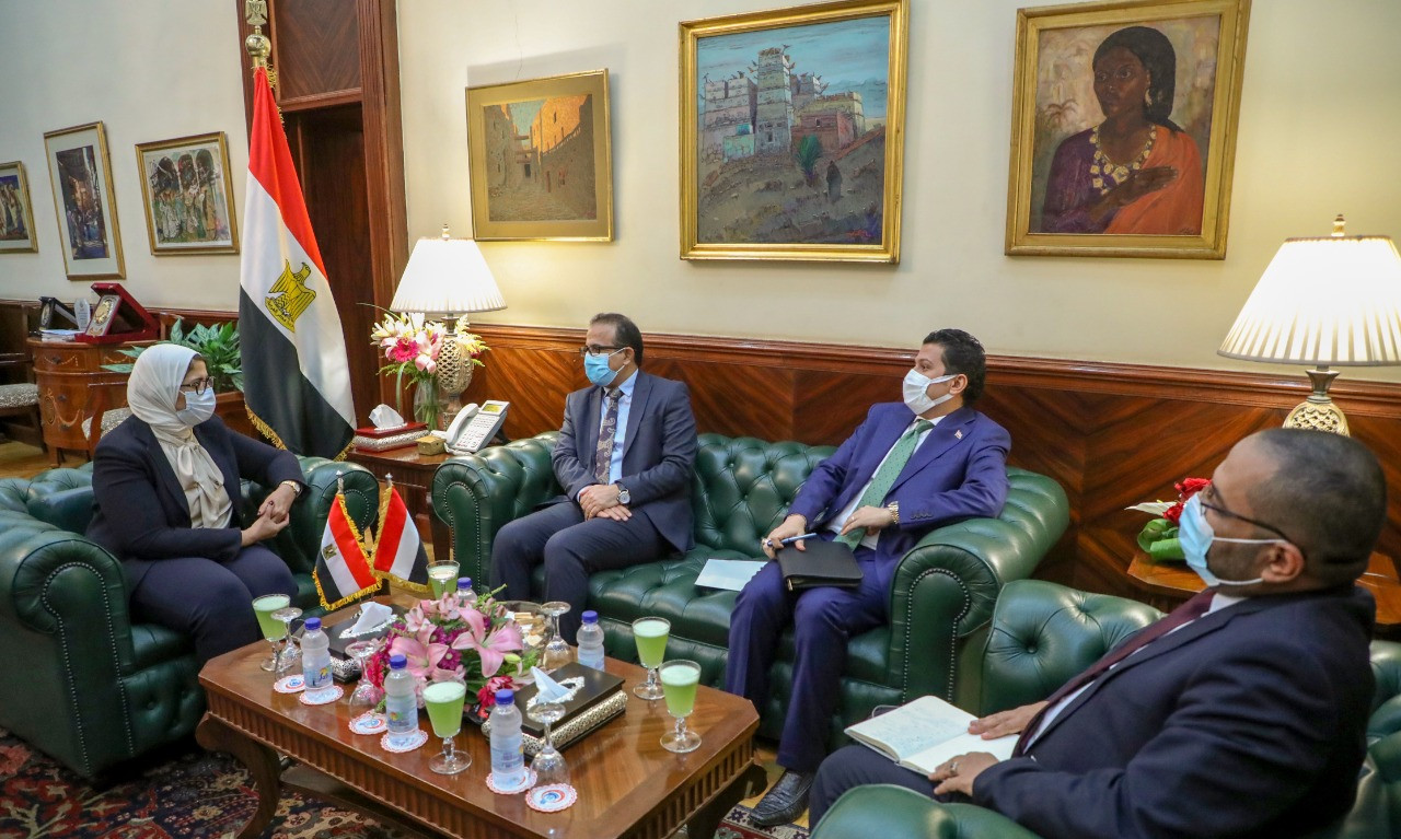 وزيرة الصحة ونظيرها اليمنى