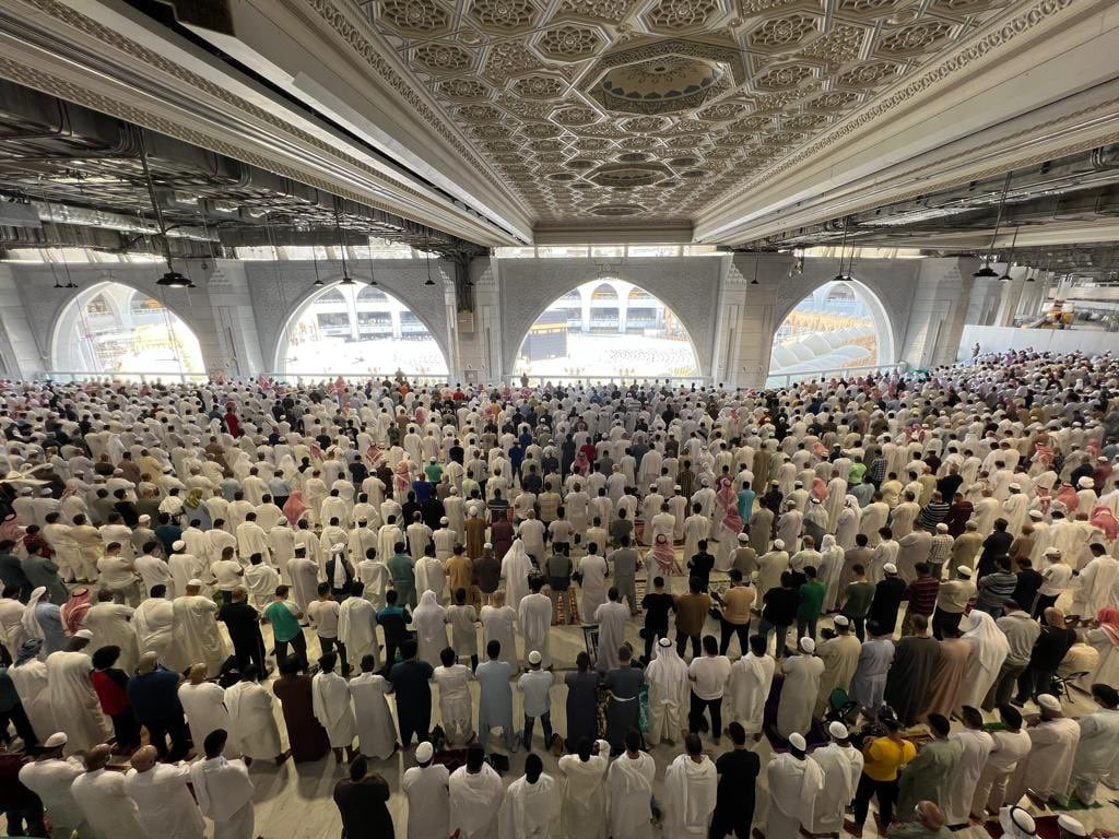 جموع المصلين فى المسجد الحرام