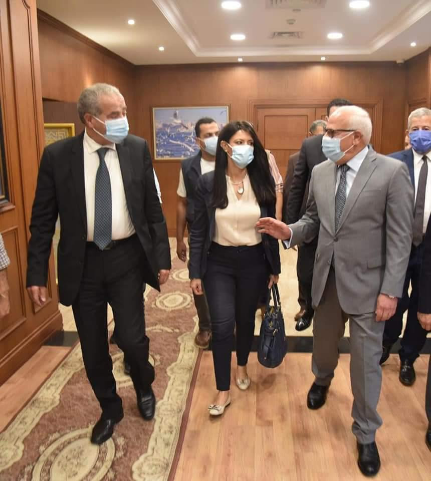 وزيرا التموين والتعاون يضعان حجر أساس صومعة حبوب ببورسعيد