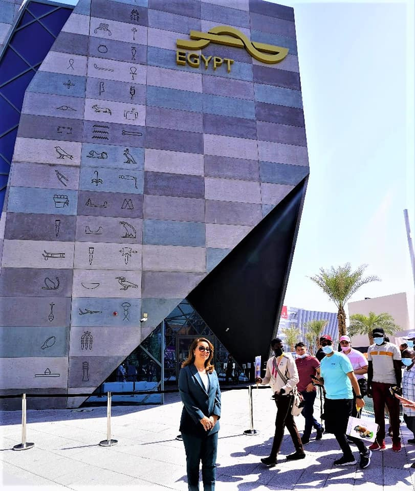 غادة والى