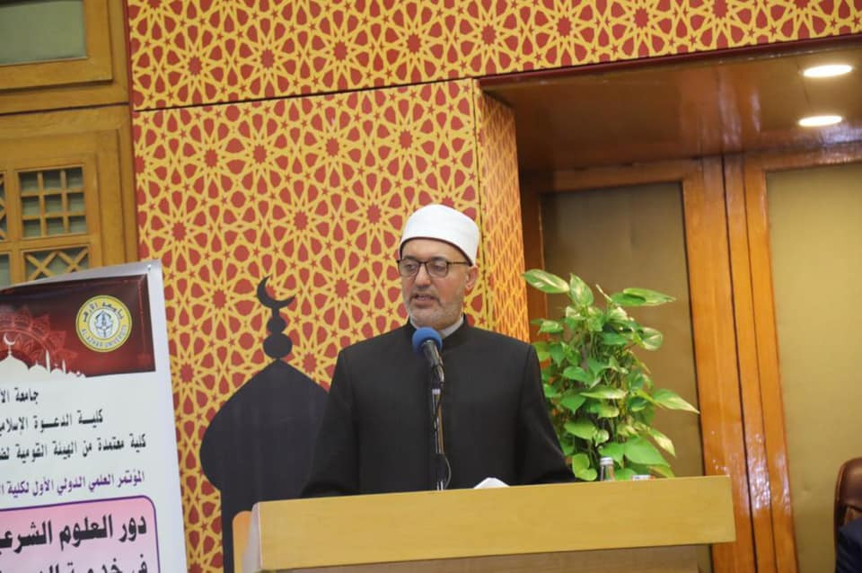 الدكتور نظير عياد