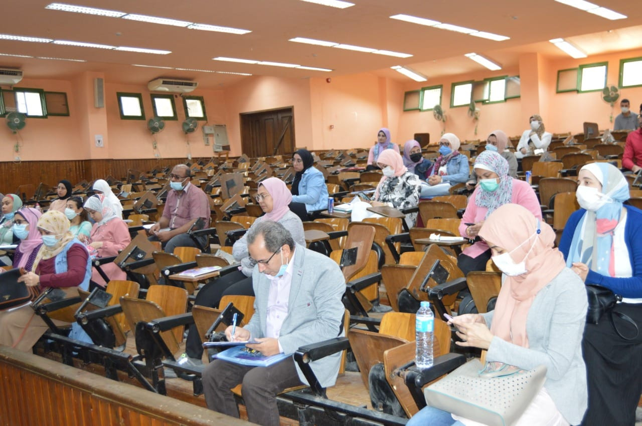 ندوة بجامعة عين شمس