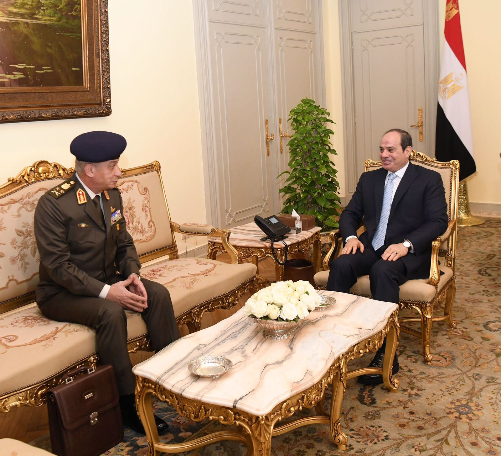 الرئيس السيسى يستقبل وزير الدفاع