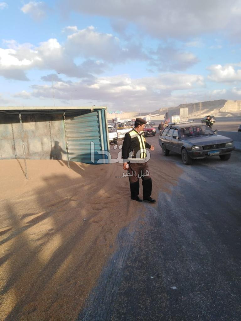 حادث مرورى على الطريق الأوسطى