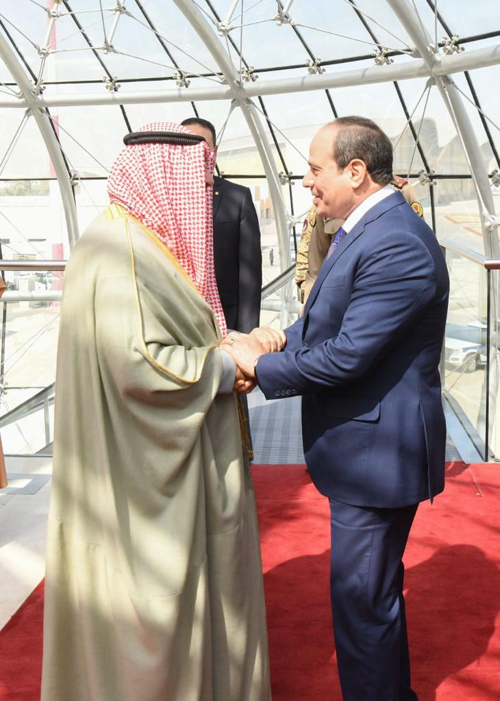 الرئيس السيسى يصل إلى الكويت