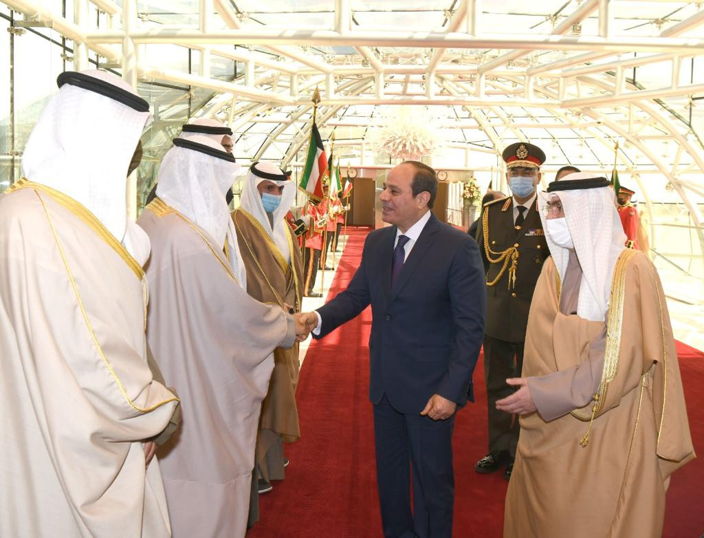 الرئيس السيسى يصل إلى الكويت