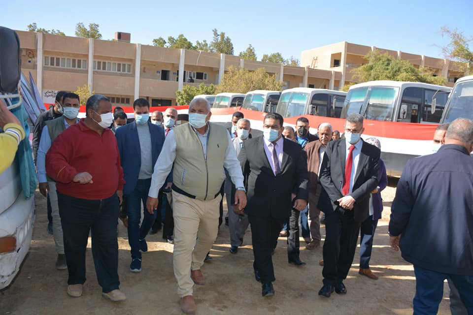 تدشين أتوبيسات بالوادى الجديد