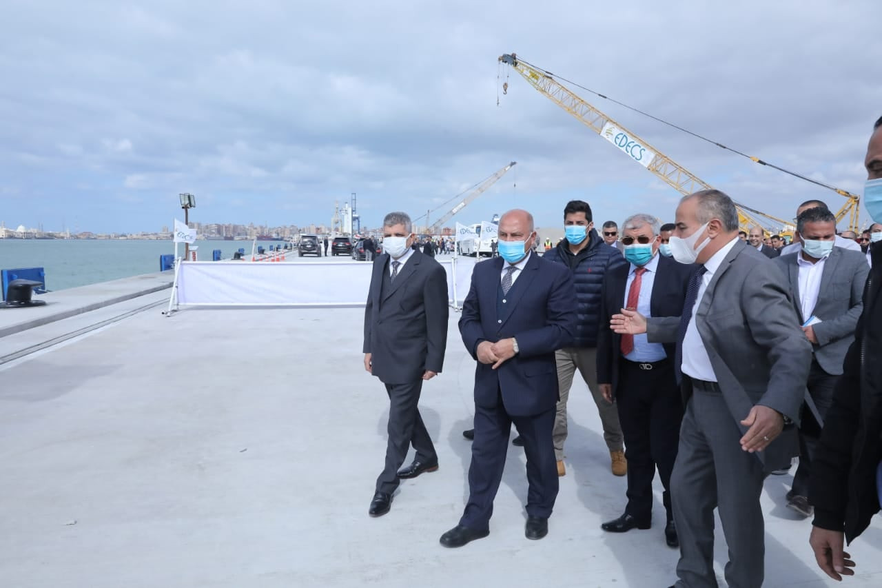 وزير النقل يتفقد أعمال تنفيذ محطة تحيا مصر بميناء الإسكندرية