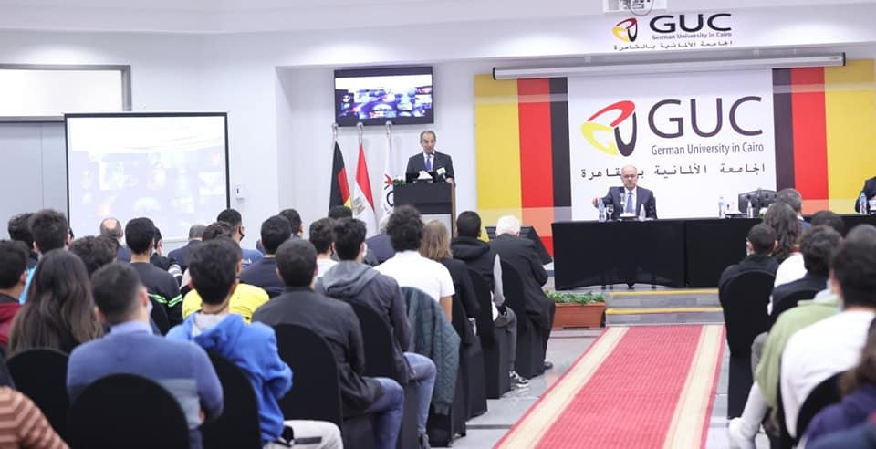 عمرو طلعت وزير الاتصالات