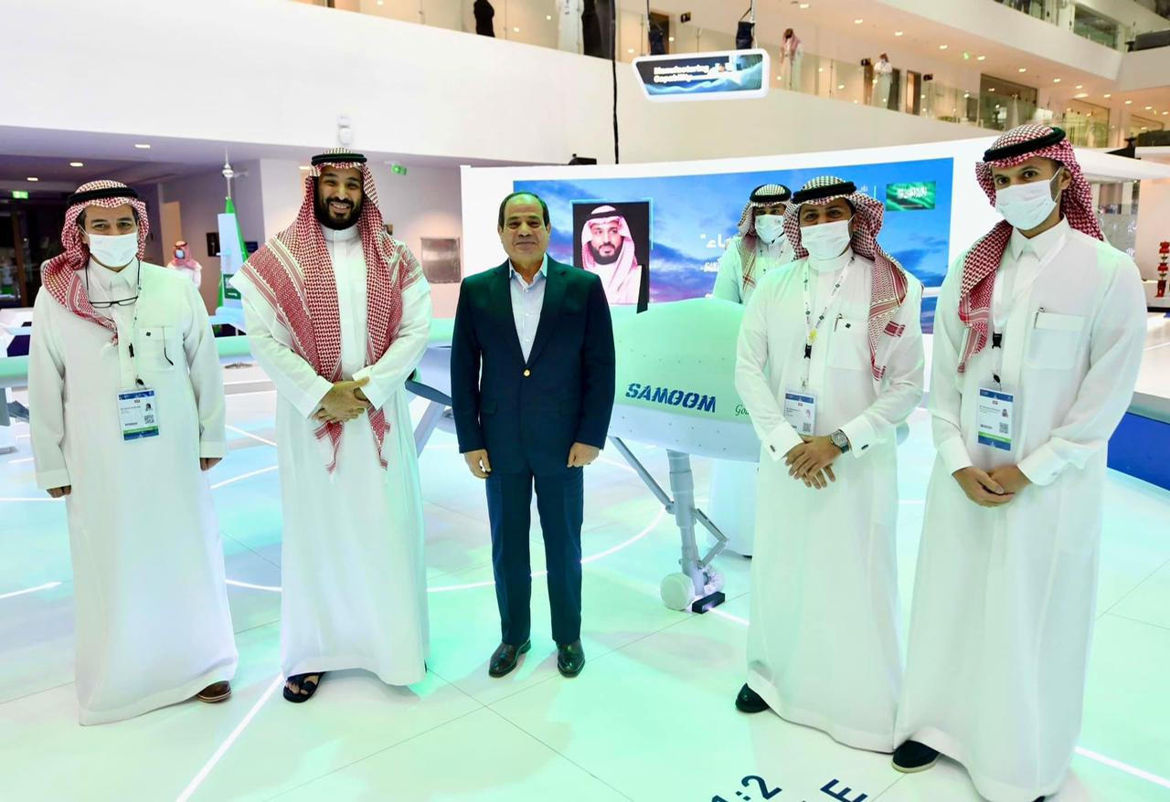 الرئيس السيسى يتفقد معرض الدفاع العالمى بالرياض