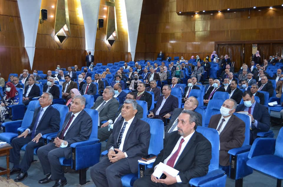اجتماع الدكتور محمد عبد العاطى وزير الموارد المائية والرى