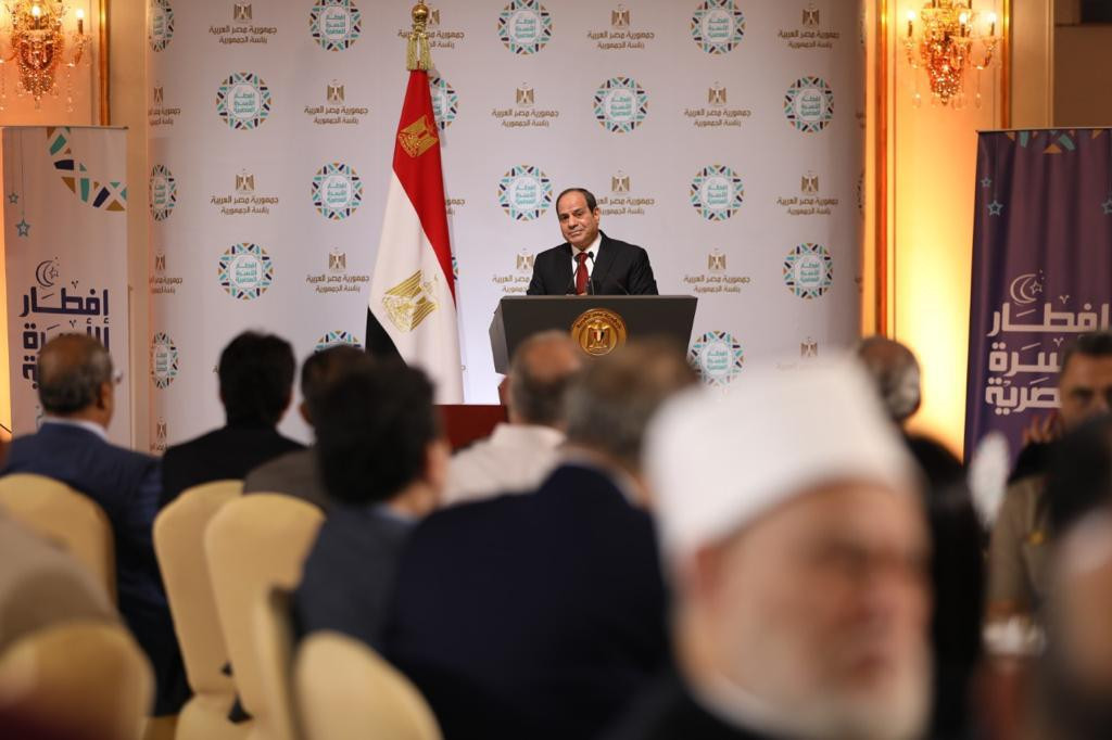 حفل إفطار الأسرة المصرية بحضور الرئيس وممثلى المجتمع