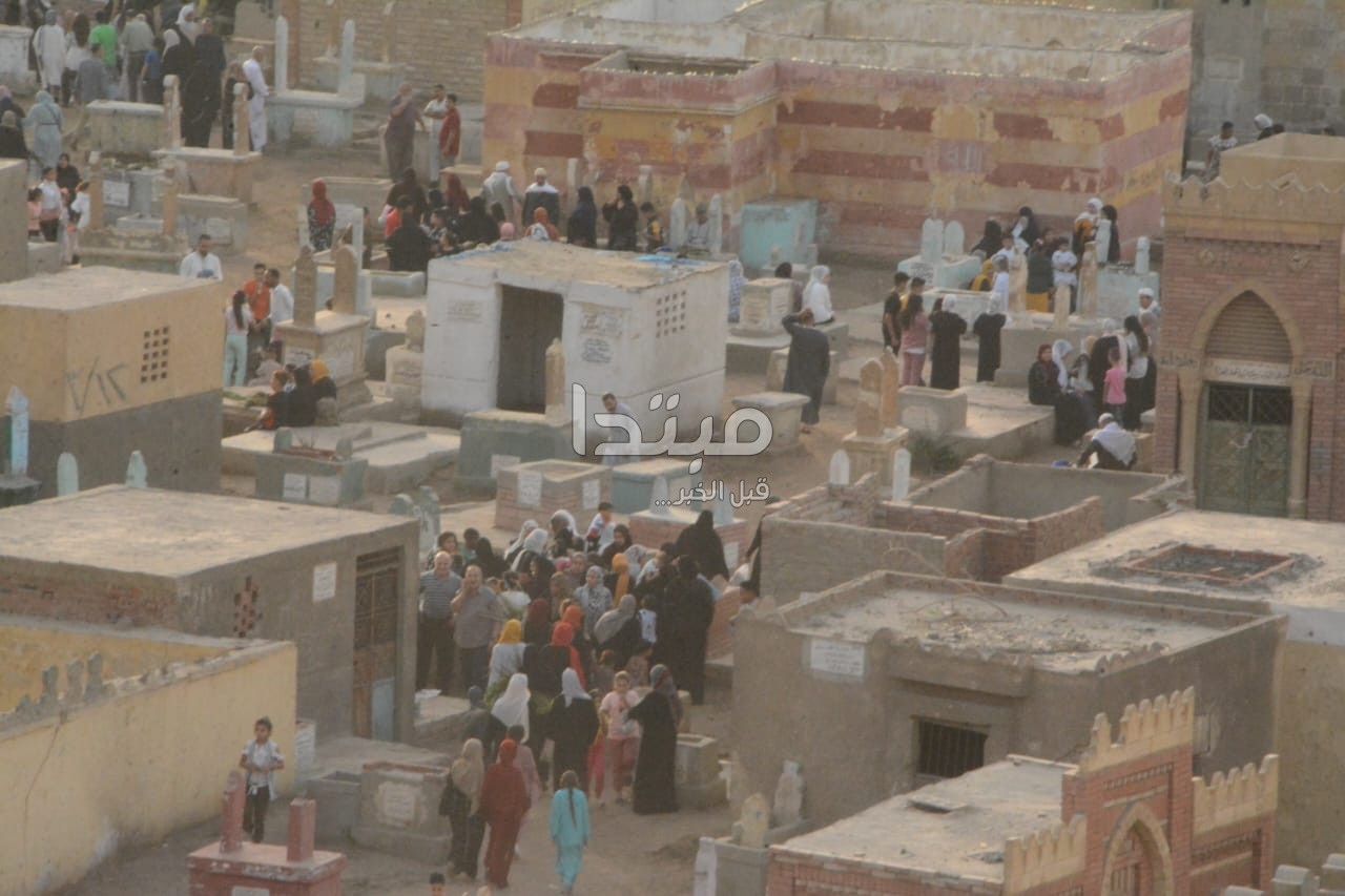 زيارة المقابر