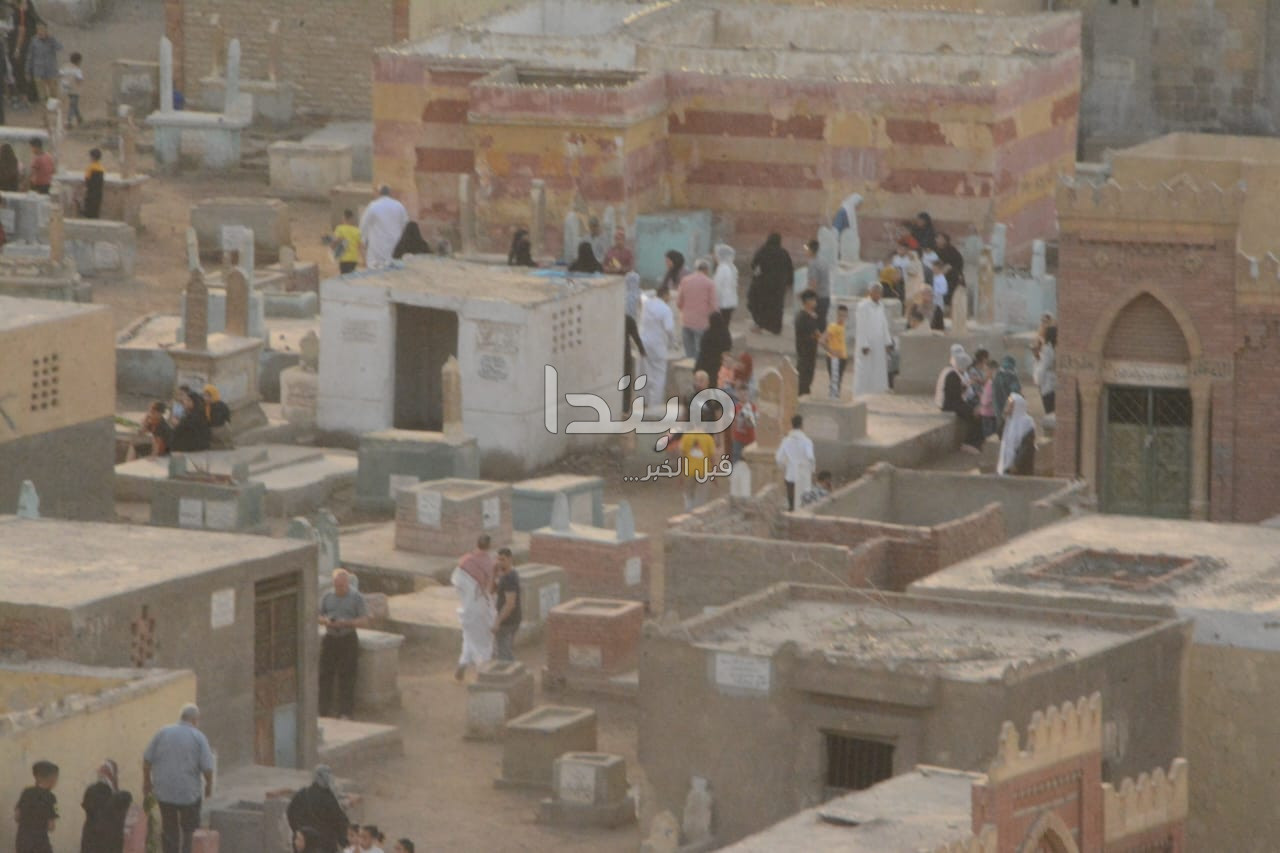 زيارة المقابر
