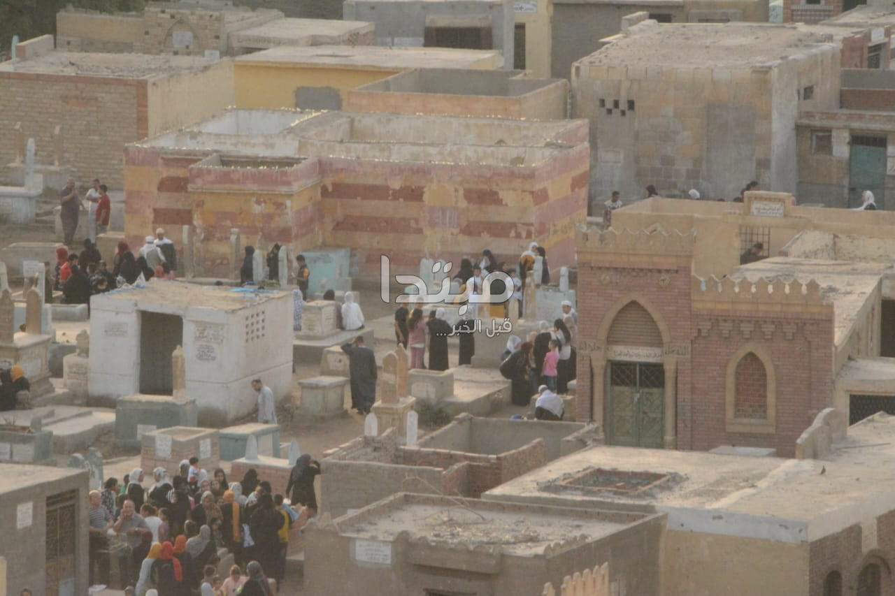زيارة المقابر