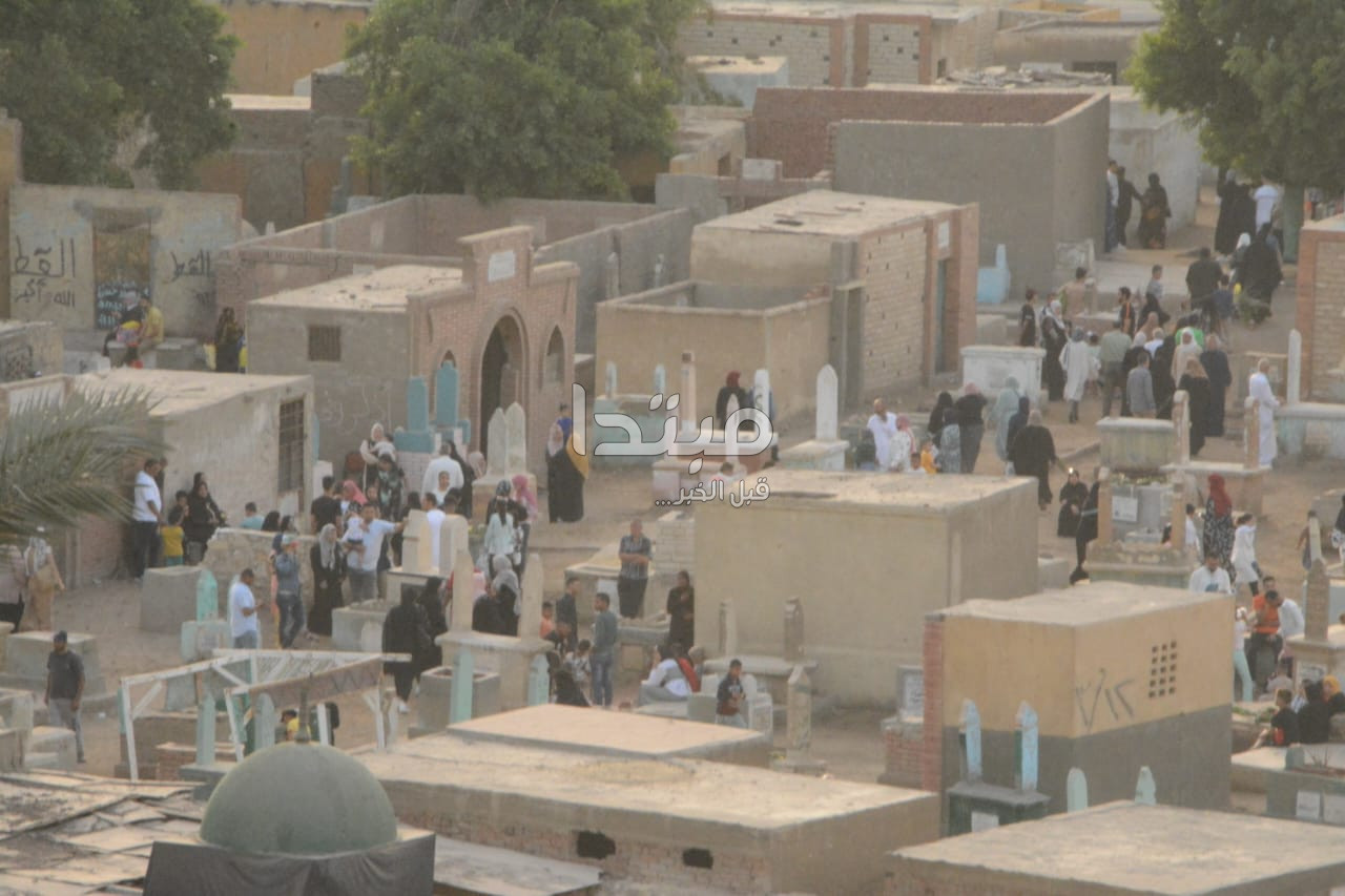 زيارة المقابر